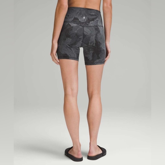 C - Lululemon Align High-Rise Short 6"
Stencil Dreams Black Multi - Picture 1 of 4